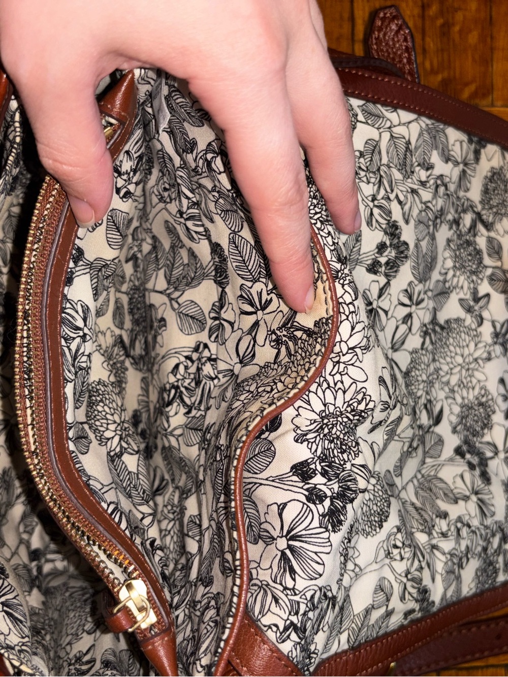 Vera Bradley Camel Leather Crossbody Shoulder Bag - Picture 9 of 11